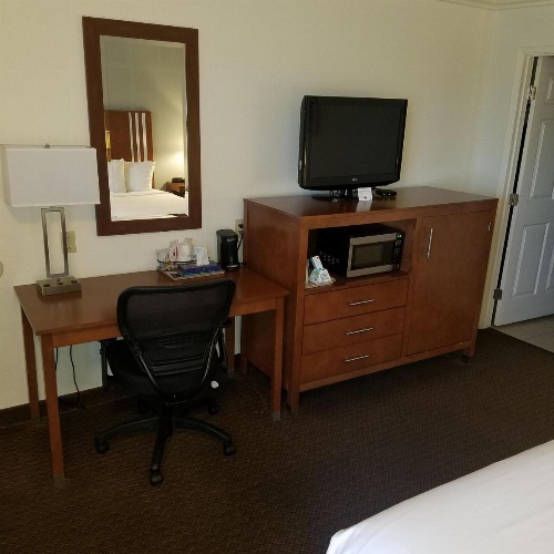 SureStay Hotel by Best Western Hollister image 9